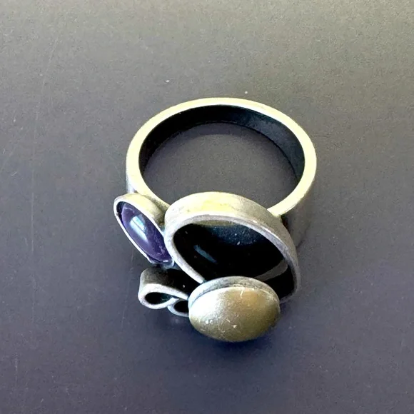 Ring - Picture 3 of 5